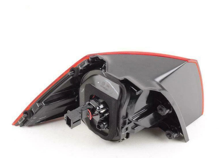 NEW VOLKSWAGEN GOLF MK7 REAR RIGHT OUTER TAILLIGHT 5G0945096N ORIGINAL