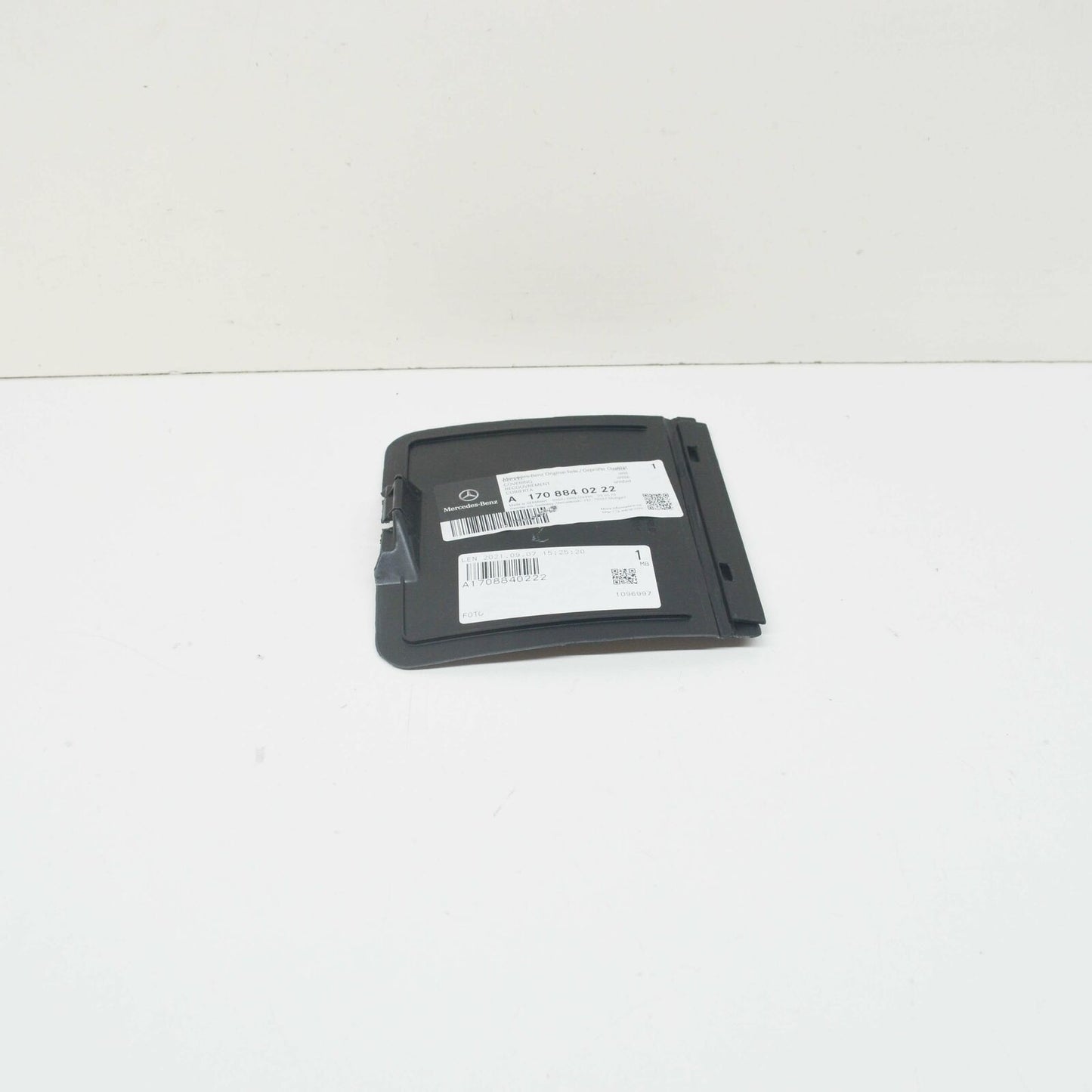 NEW MERCEDES-BENZ SLK R170 FRONT RIGHT WHEEL ARCH COVER A1708840222 ORIGINAL