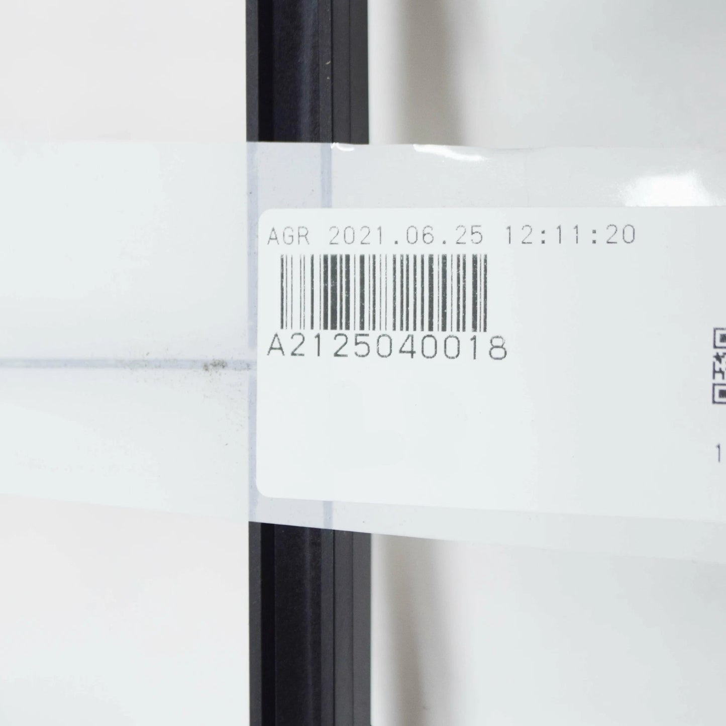 NEW MERRCEDES-BENZ C W204 AMG OIL COOLER SUPPORT A2125040018