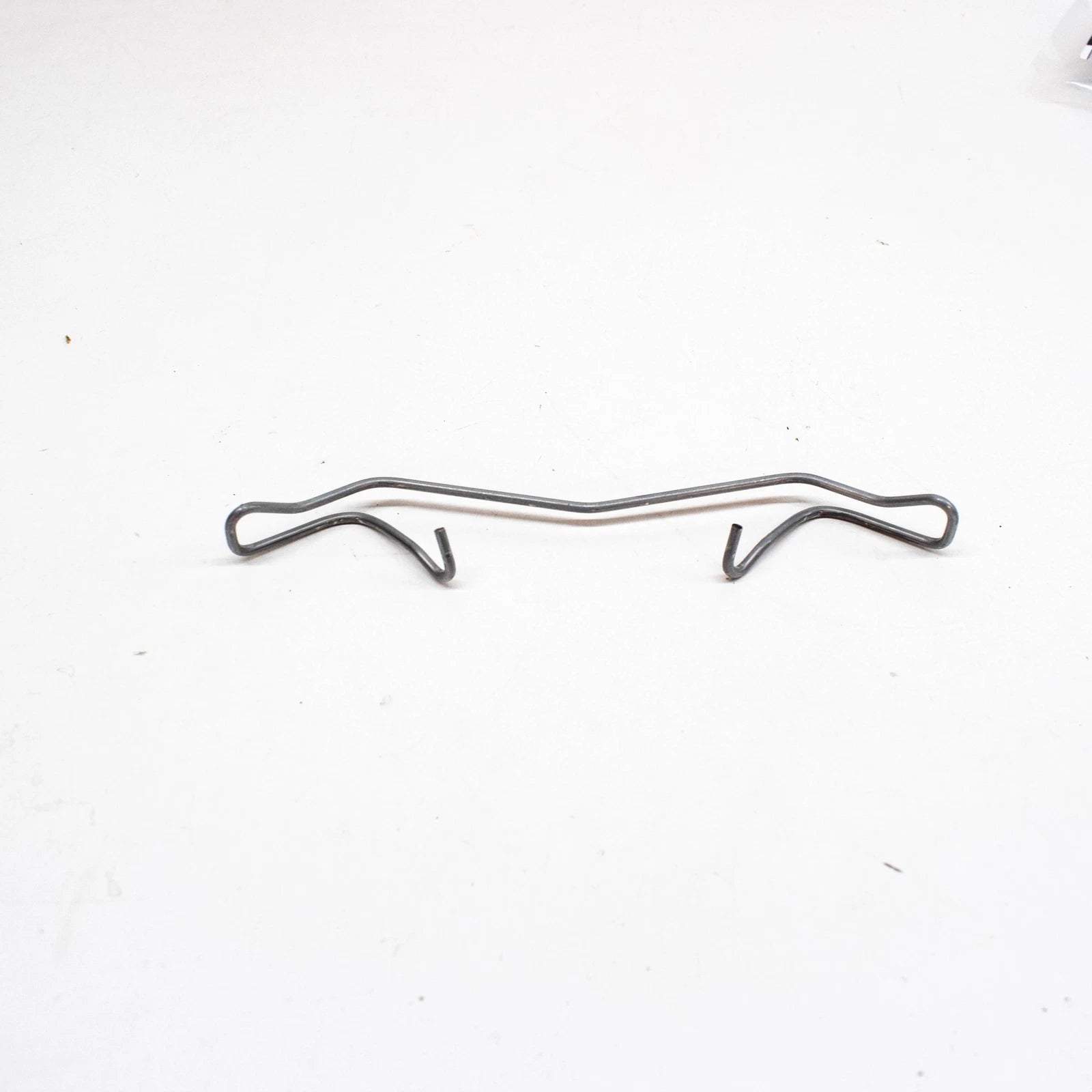 NEW AUDI A1 8X FRONT BRAKE CALIPER RETAINING SPRING 1K0615269 ORIGINAL