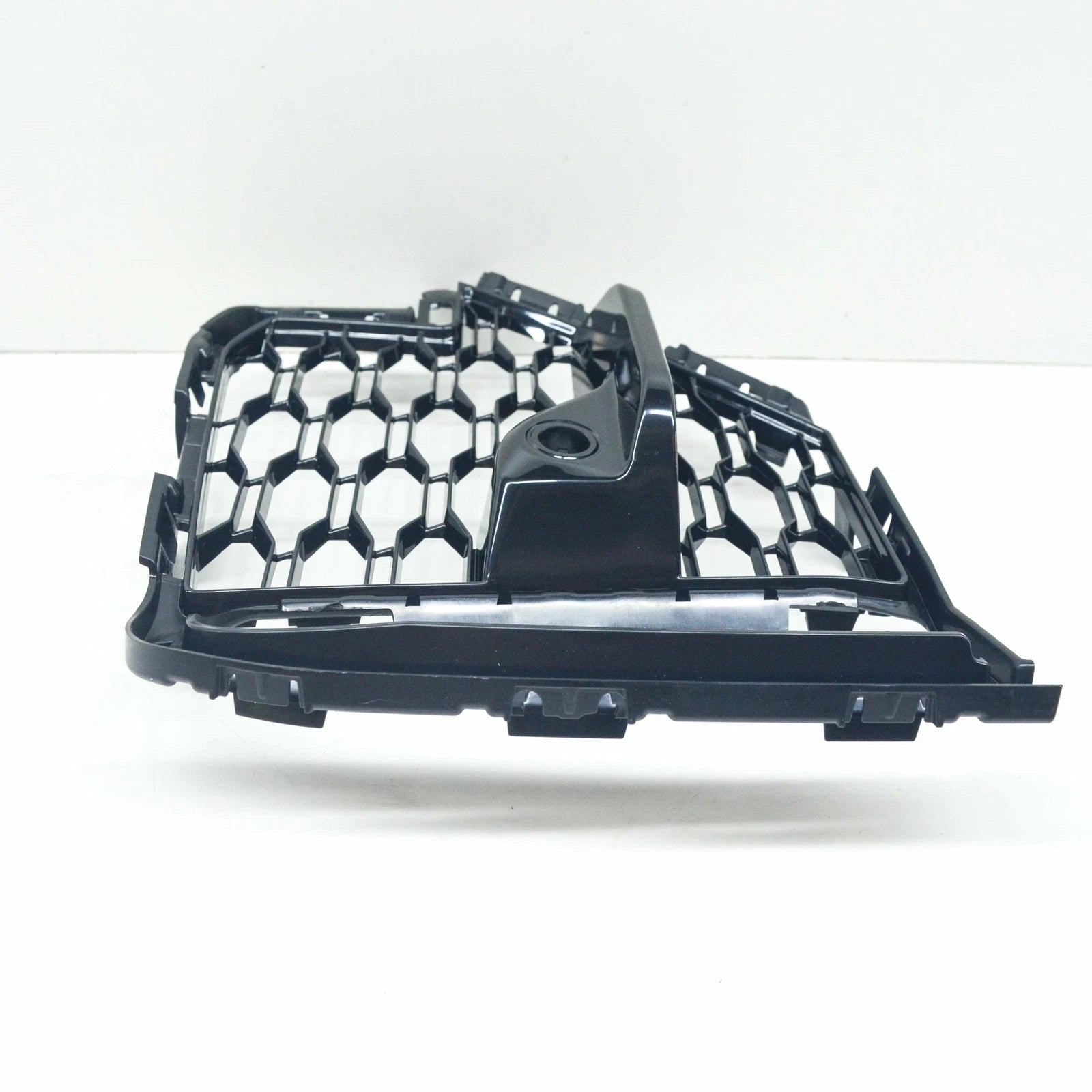 NEW BMW X5 G05 M FRONT BUMPER LEFT OPEN GRILLE 51118069889 ORIGINAL