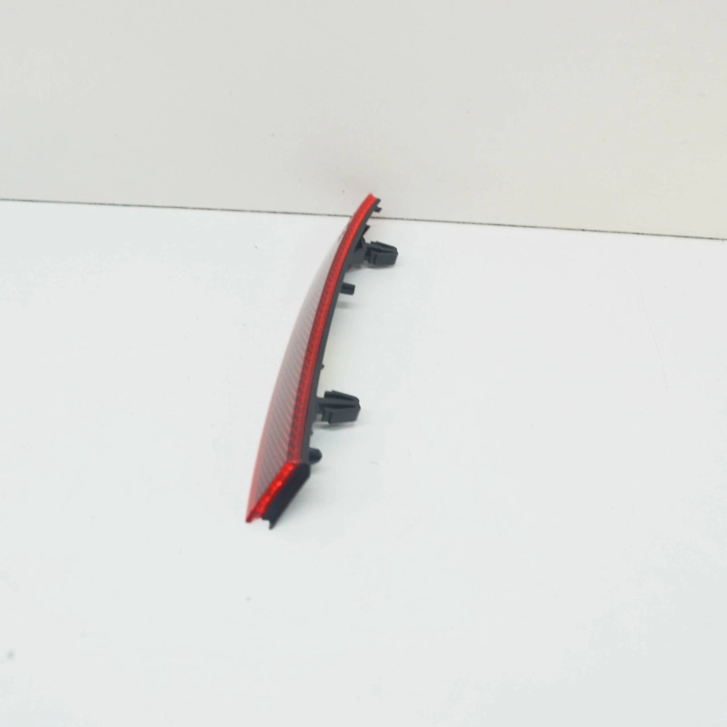 NEW VW PASSAT 3G5 REAR BUMPER RIGHT SIDE REFLECTOR 3G0945106A