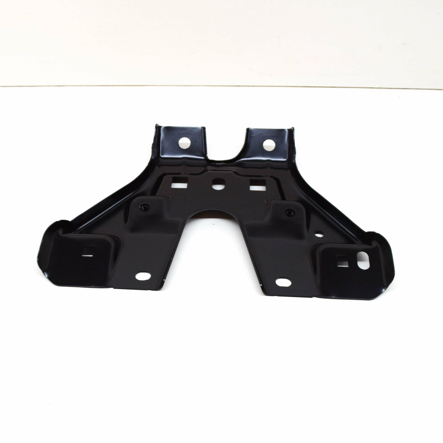 NEW VOLKSWAGEN PASSAT B8 FRONT CNETRE LOCK CARRIER SUPPORT 3G0805567A ORIGINAL