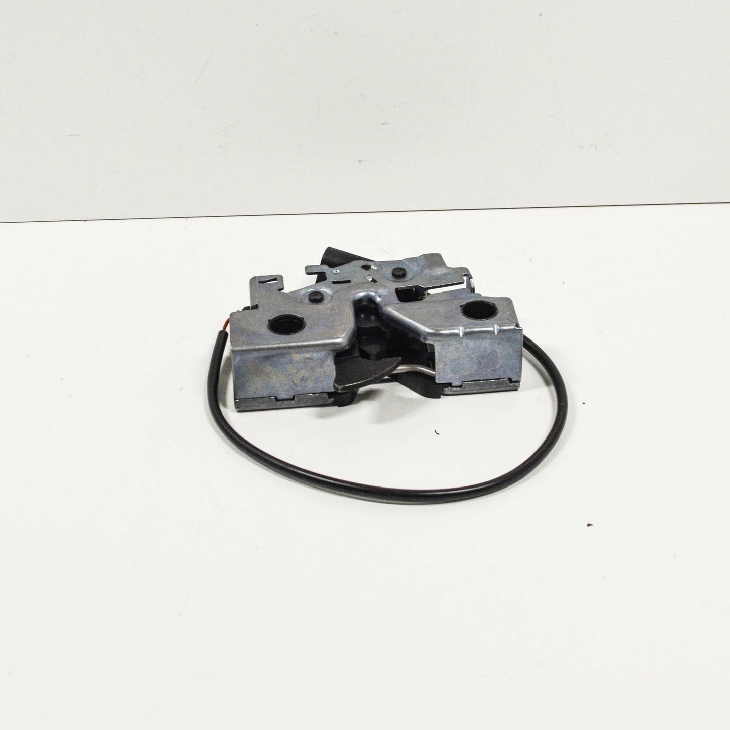 NEW VOLKSWAGEN POLO 6R BONNET HOOD LID LOCK LOWER PART LHD 6C1823509A ORIGINAL