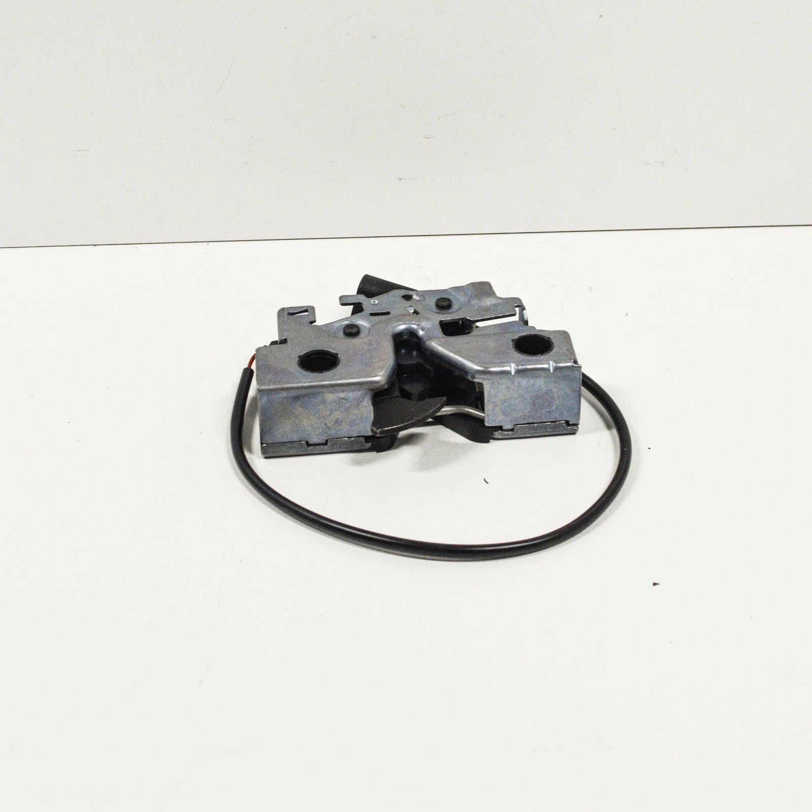 NEW VOLKSWAGEN POLO 6R BONNET HOOD LID LOCK LOWER PART LHD 6C1823509A ORIGINAL