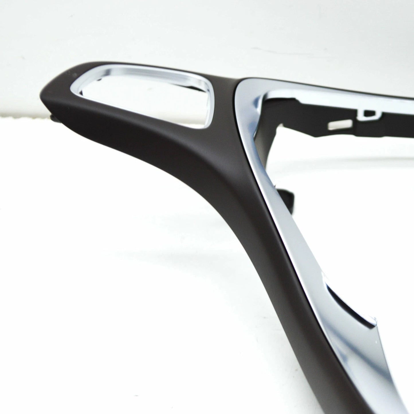 NEW MERCEDES-BENZ GLA X156 STEERING WHEEL COVER A09946428138R23