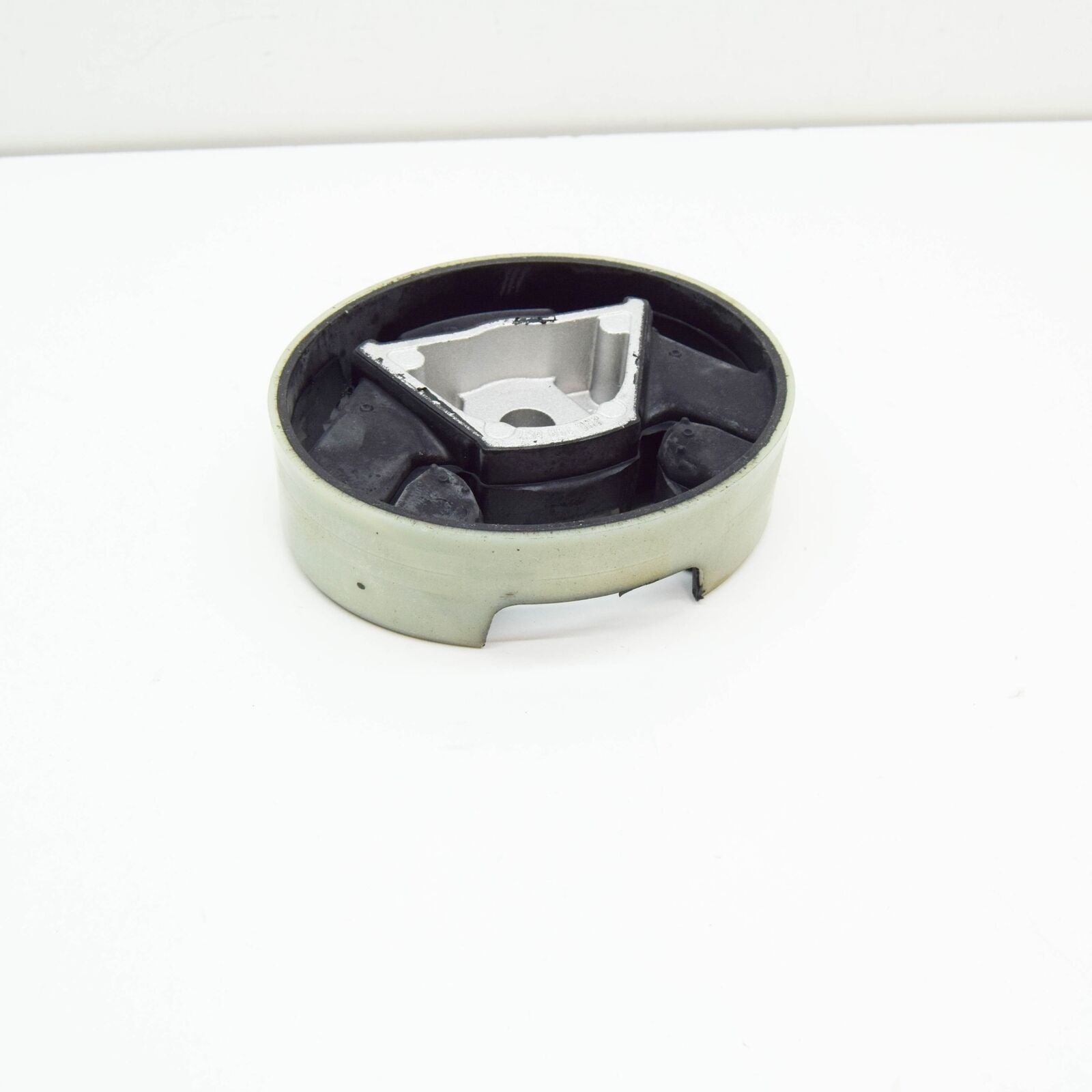 NEW VOLKSWAGEN CRAFTER SY SZ ENGINE MOUNT SUBFRAME LOWER BUSH 2N0199867 ORIGINAL