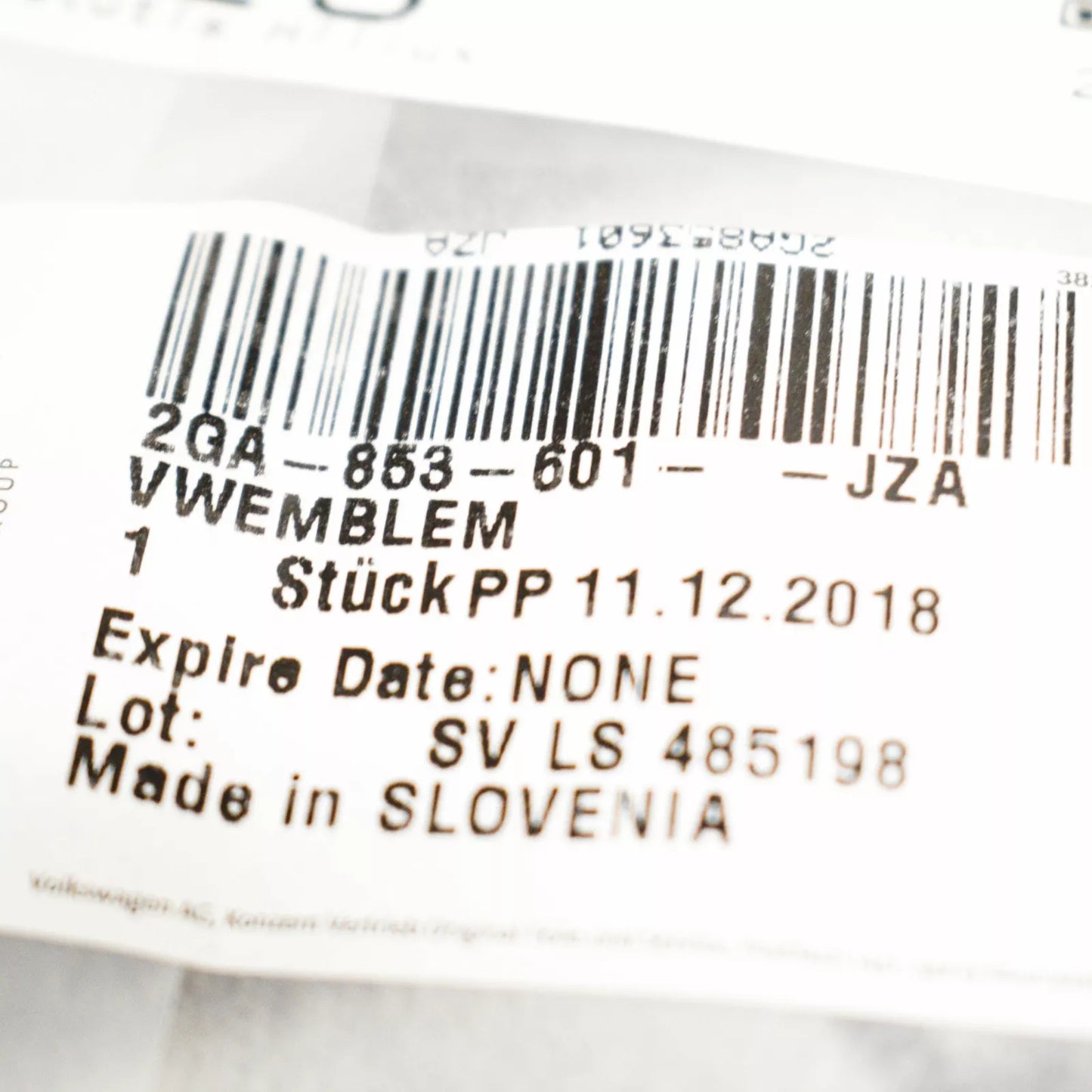 NEW VOLKSWAGEN POLO MK6 FRONT BUMPER RADIATOR GRILLE BADGE 2GA853601JZA ORIGINAL