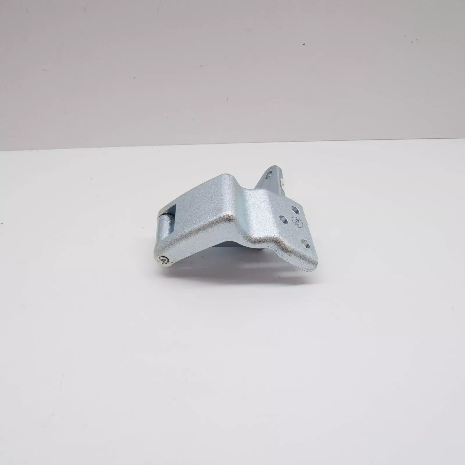 NEW MERCEDES-BENZ VITO W447 REAR DOOR RIGHT TOP HINGE A4477400737 ORIGINAL