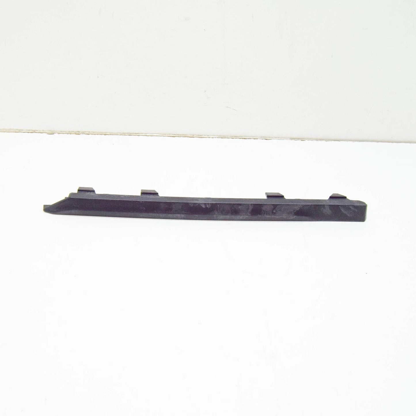 NEW VOLKSWAGEN TERAMONT REAR LEFT BUMPER MOLDING 3CN853841B9B9 ORIGINAL