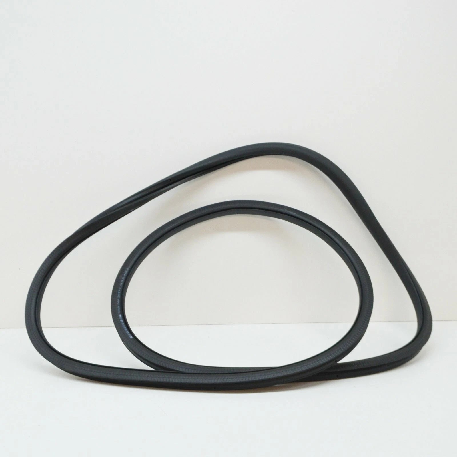 NEW VOLKSWAGEN PASSAT B6 FRONT DOOR INNER SEAL 3C4867911C5AP