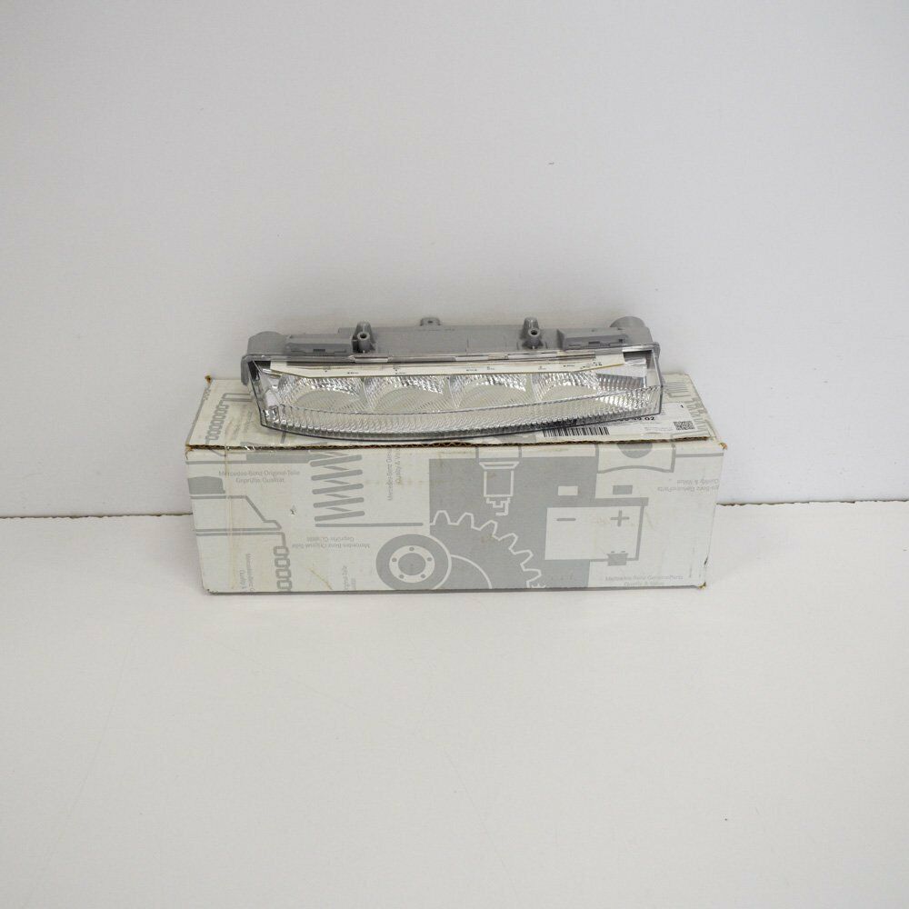 NEW MERCEDES BENZ C W204 C63 AMG FRONT RIGHT DAYTIME LIGHT A2049064902 ORIGINAL