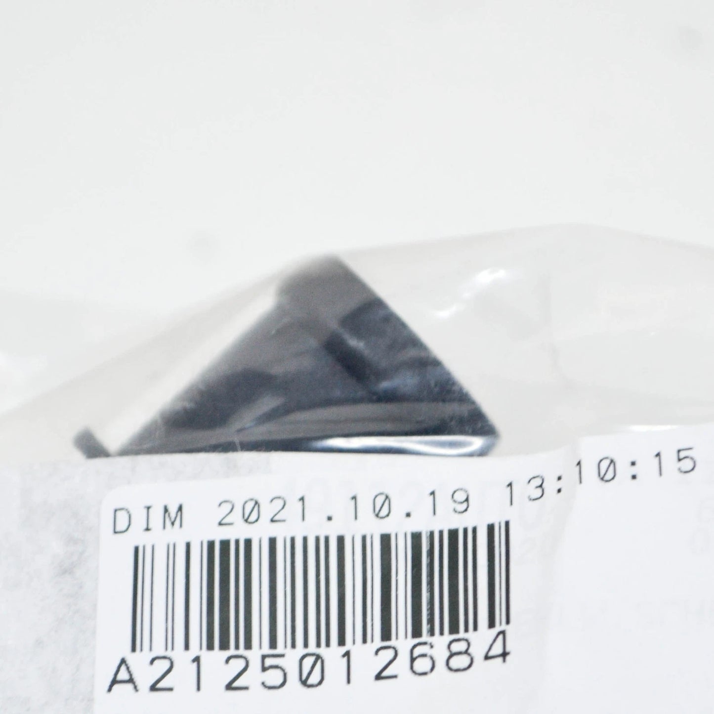 NEW MERCEDES-BENZ E-CLASS W212 RIGHT COOLANT HOSE A2125012684