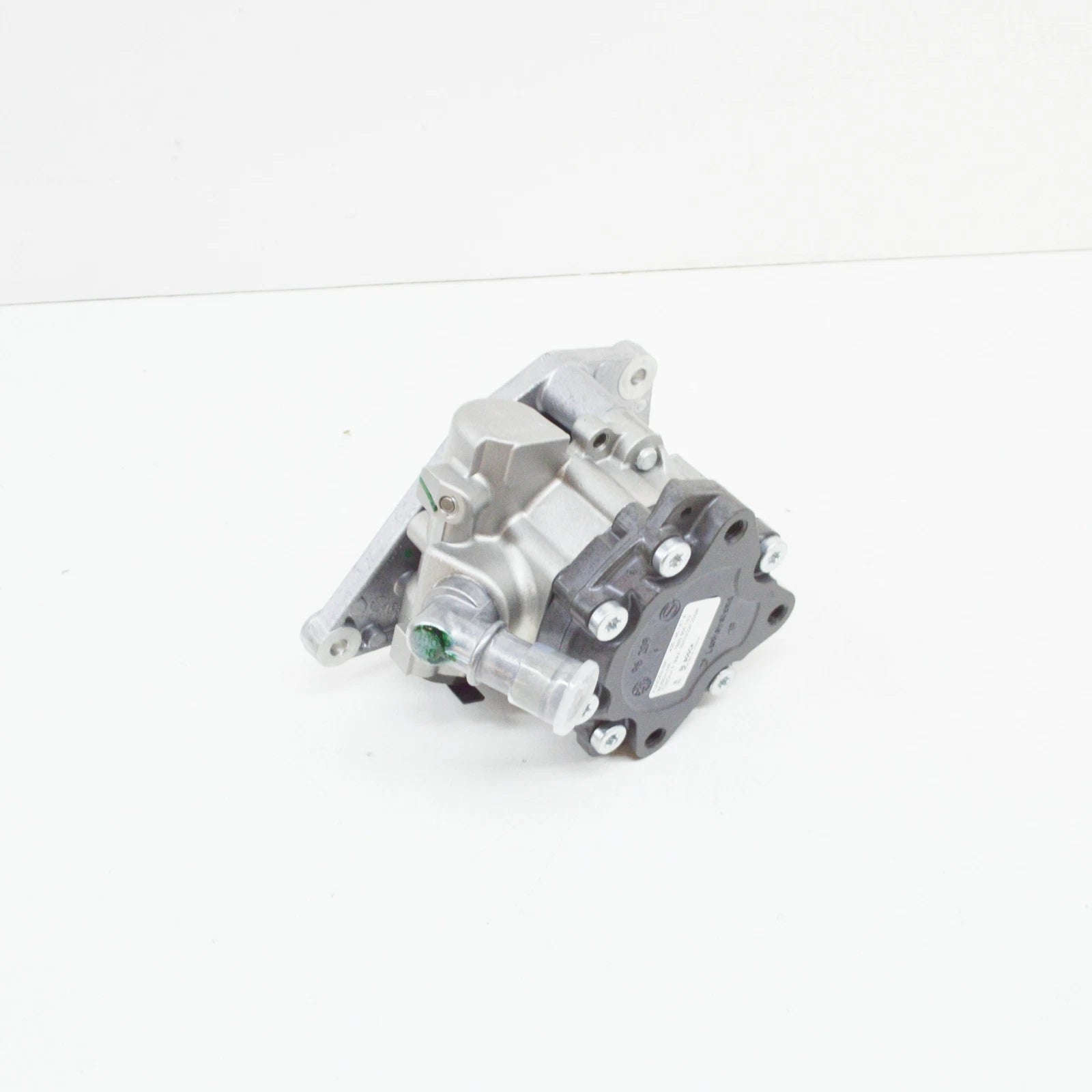 NEW AUDI R8 SPYDER 42 POWER STEERING PUMP 420145157A ORIGINAL