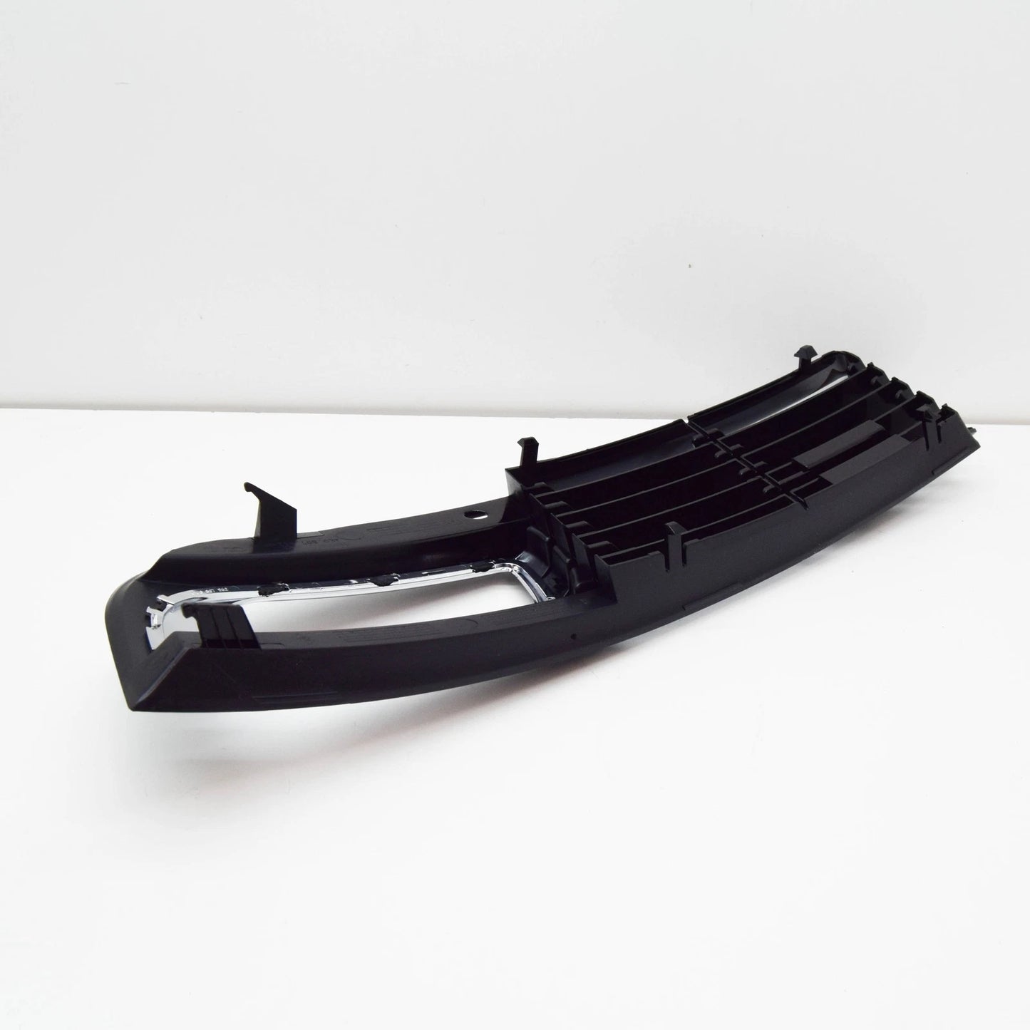 NEW AUDI A8 D3 FRONT BUMPER RIGHT AIR GUIDE GRILLE 4E0807680A ORIGINAL