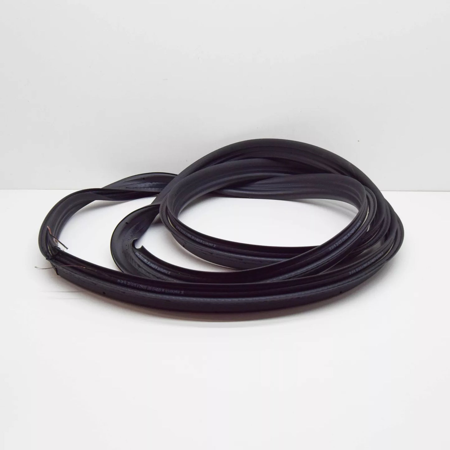 NEW MERCEDES-BENZ GL X164 REAR PANEL DOOR SEAL A1647401378 ORIGINAL