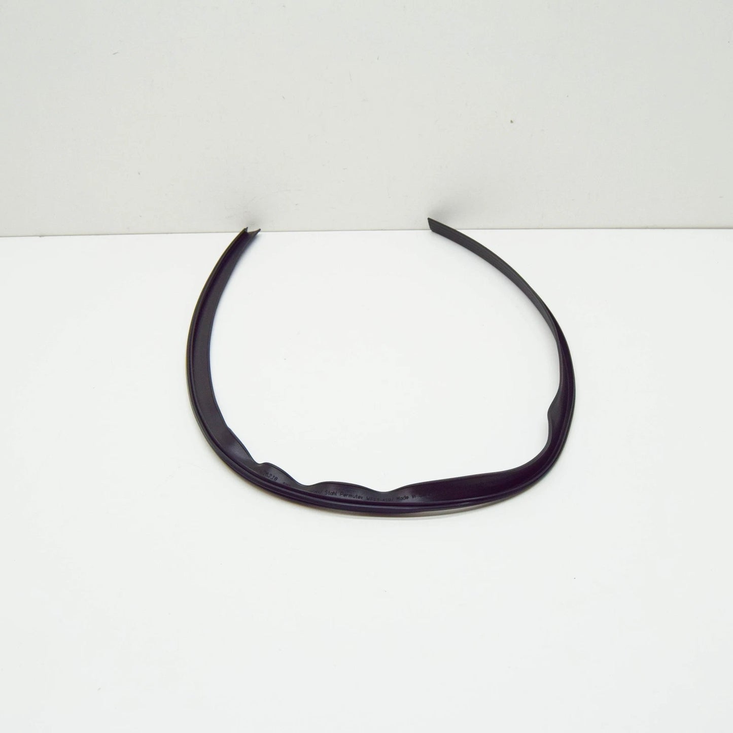 NEW VW TOUAREG 7P REAR SUNROOF GLASS SEAL 7P0877913 ORIGINAL