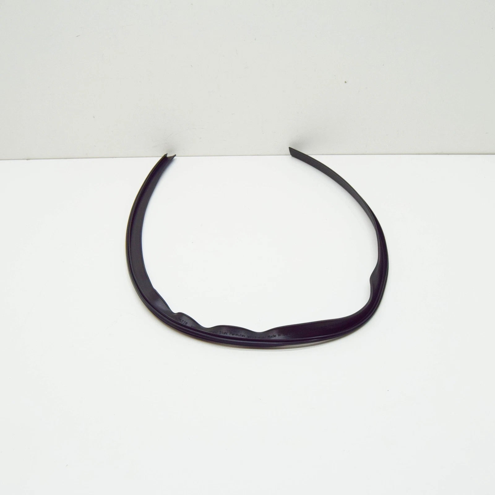 NEW VW TOUAREG 7P REAR SUNROOF GLASS SEAL 7P0877913 ORIGINAL