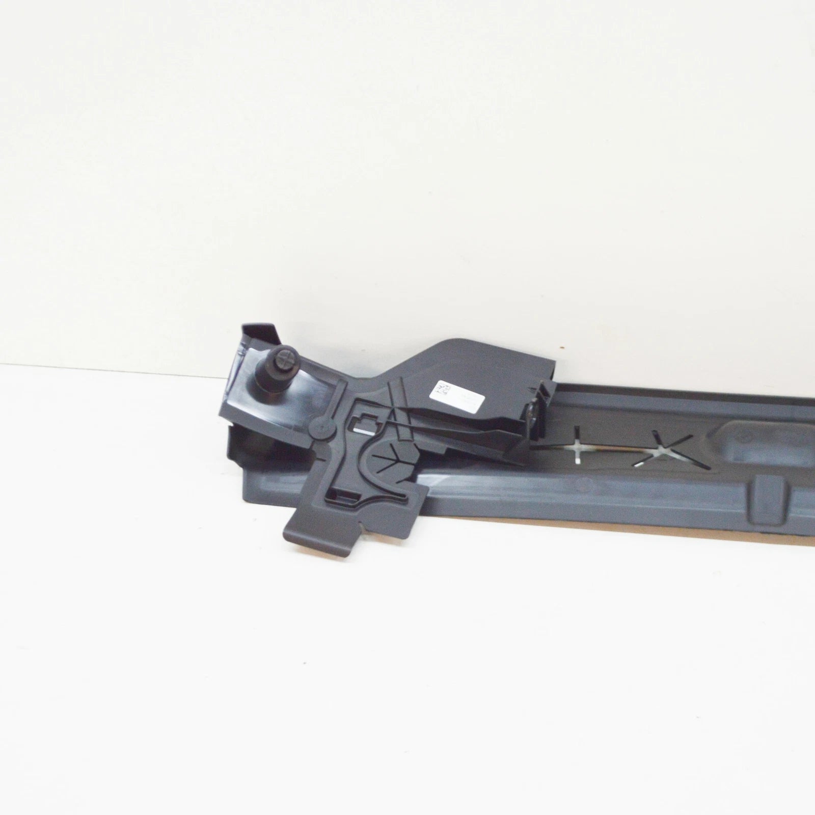 NEW BMW X7 G07 FRONT LOWER RADIATOR AIR DUCT 51747421678 ORIGINAL