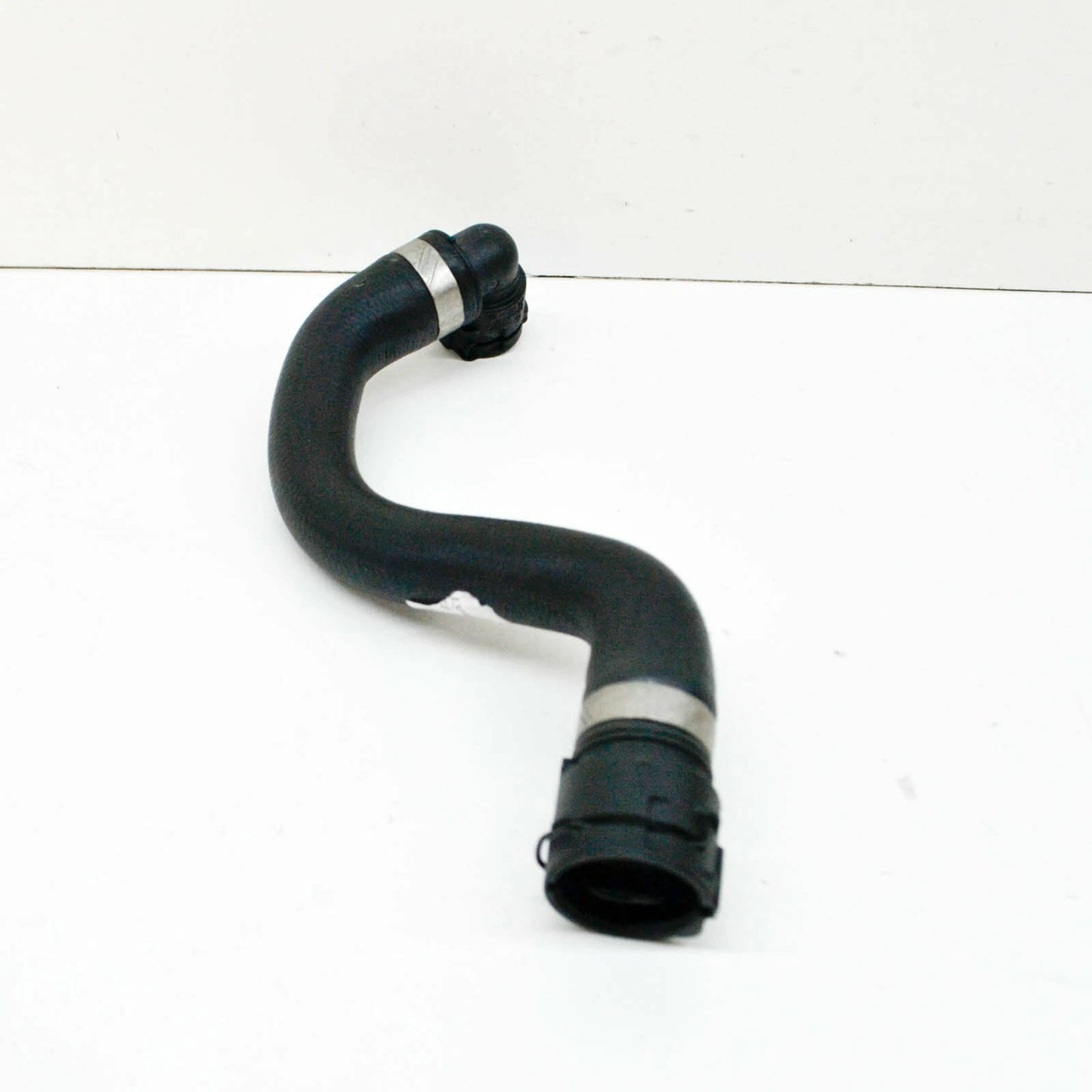 NEW MERCEDES-BENZ C-CLASS W205 COOLER HOSE A2055018184 ORIGINAL
