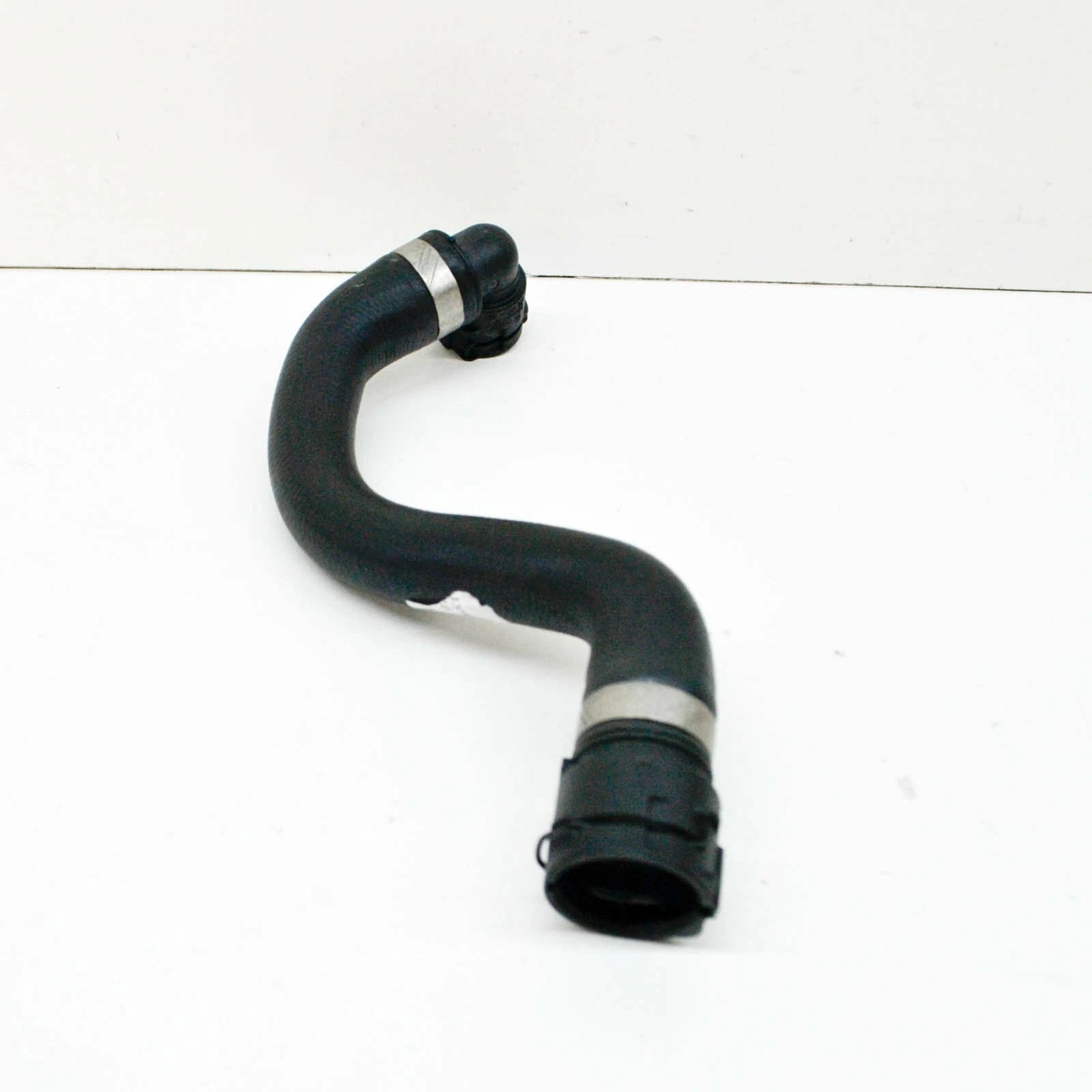 NEW MERCEDES-BENZ C-CLASS W205 COOLER HOSE A2055018184 ORIGINAL