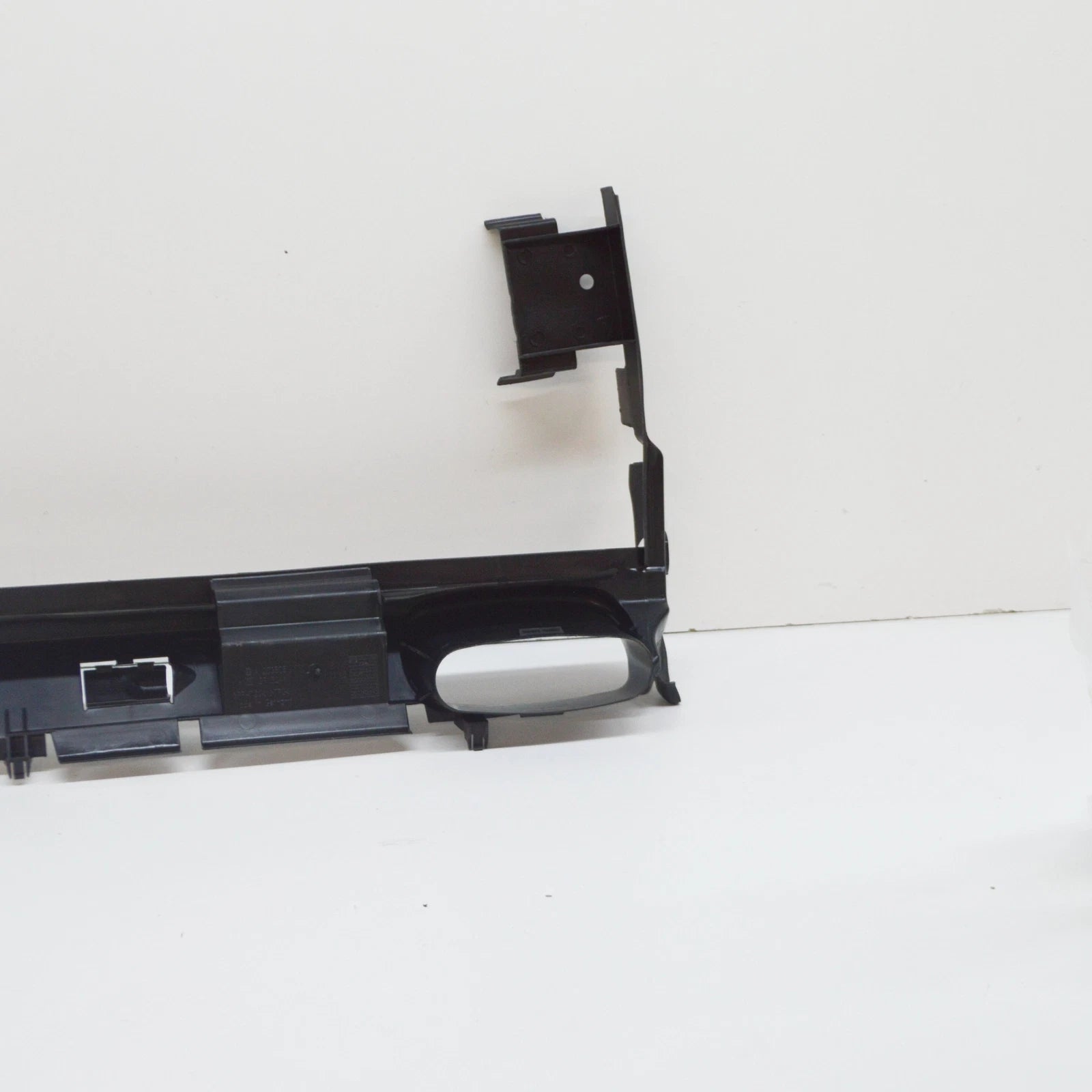 NEW MERCEDES-BENZ C W203 RADIATOR UPPER AIR BAFFLE A2035052730 ORIGINAL