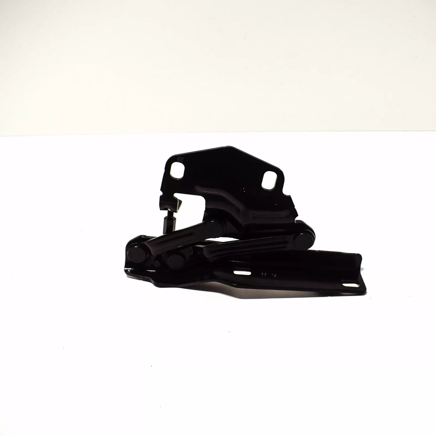 NEW AUDI R8 42 FRONT BONNET RIGHT SIDE HINGE 420823302B