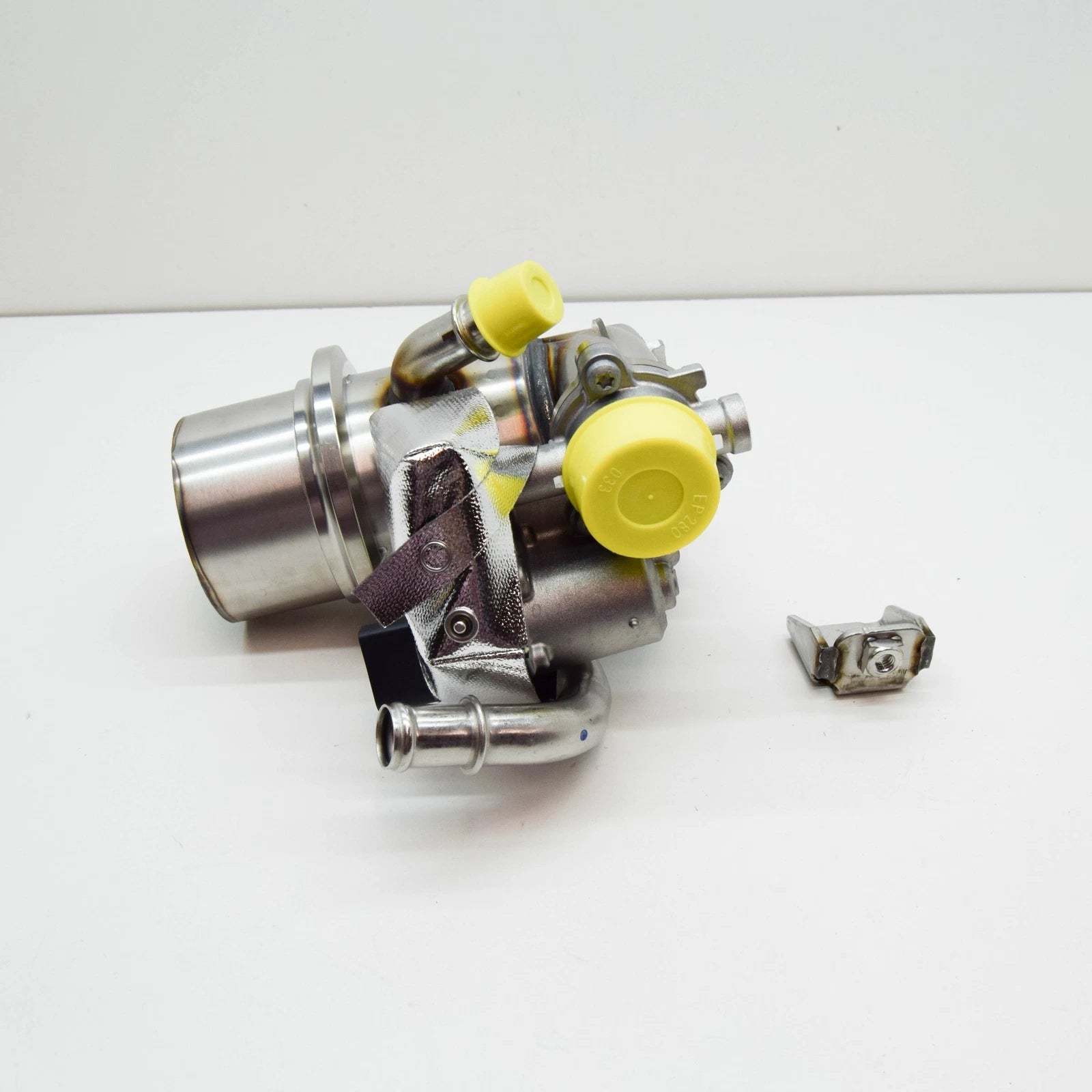 NEW AUDI Q3 F3 EGR COOLER 04L131512BQ ORIGINAL