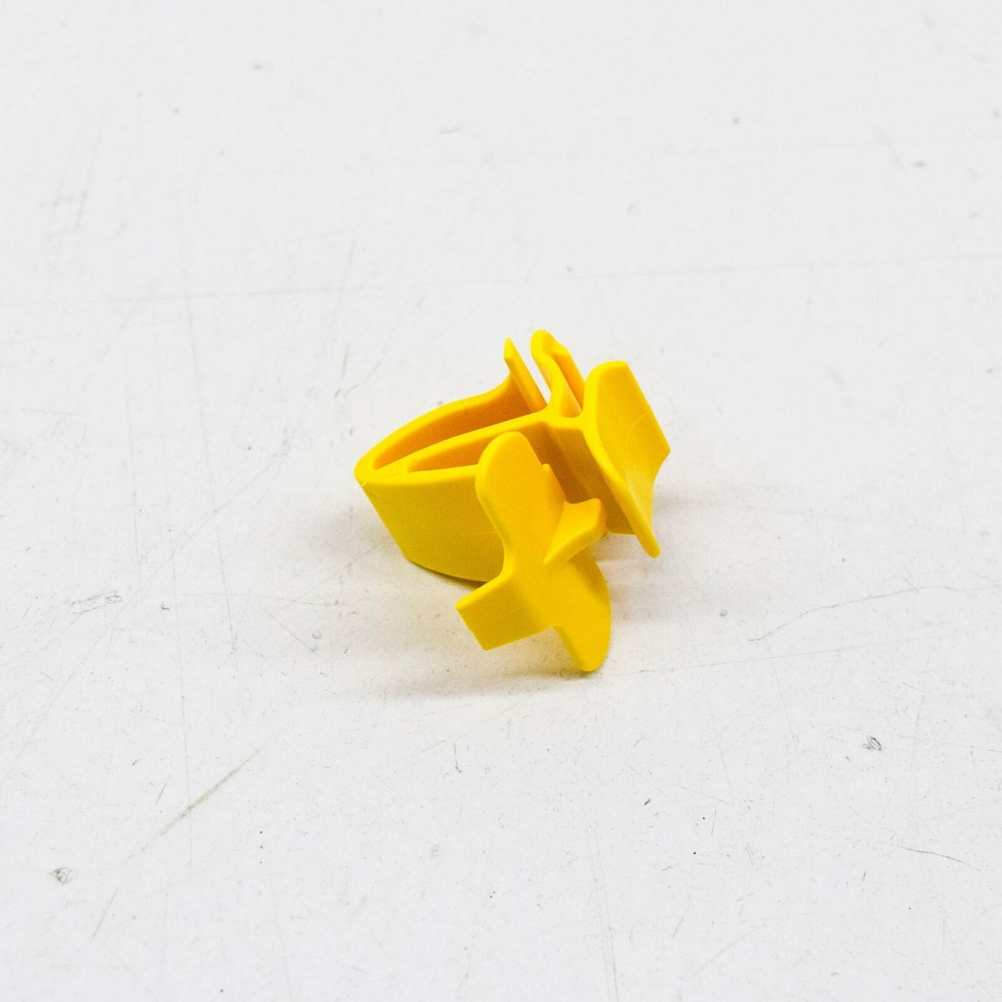 NEW MERCEDES-BENZ A W177 FRONT WINDSHIELD MOLDING CLIP A177991019864 ORIGINAL