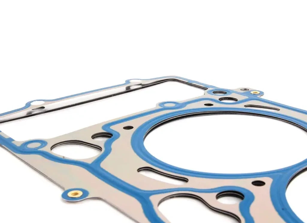 NEW BMW 5 E60 CYLINDER HEAD GASKET 11127513945 7513945 ORIGINAL