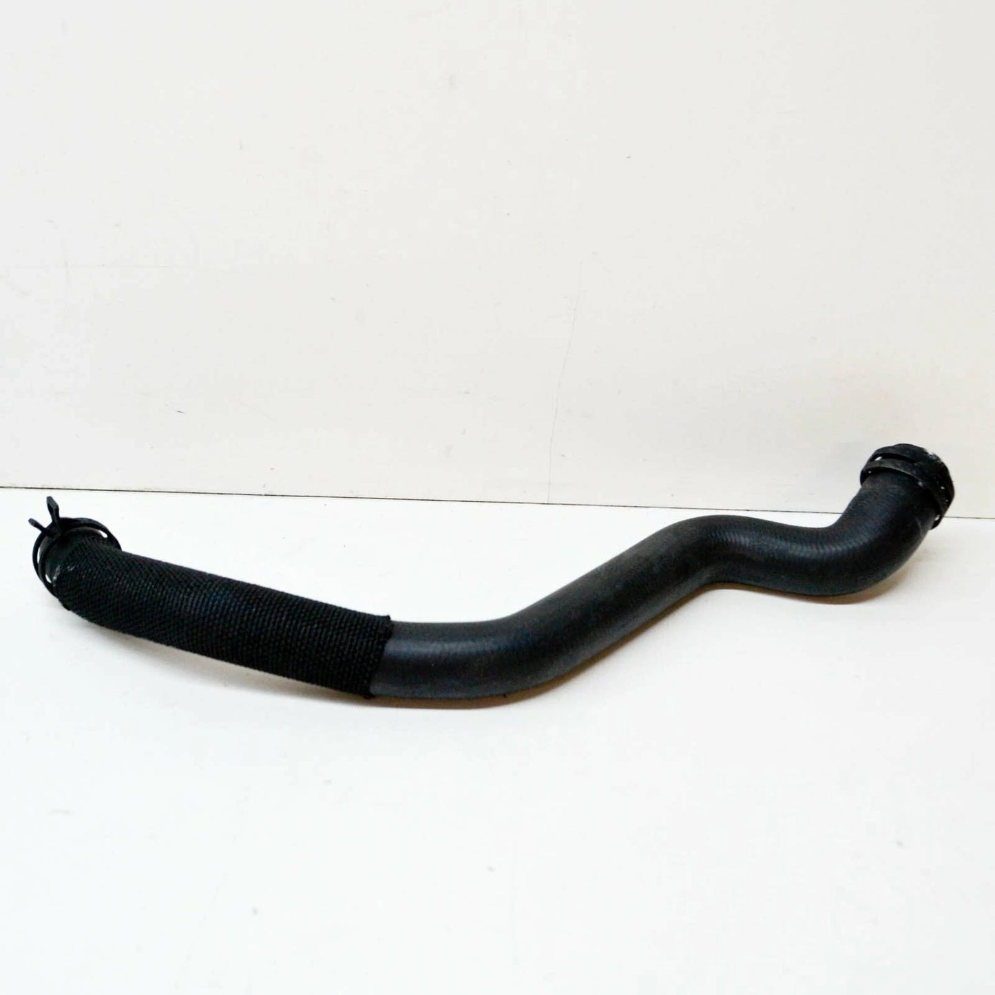 NEW MERCEDES-BENZ E W213 ENGINE WATER COOLANT HOSE A2058300406 ORIGINAL