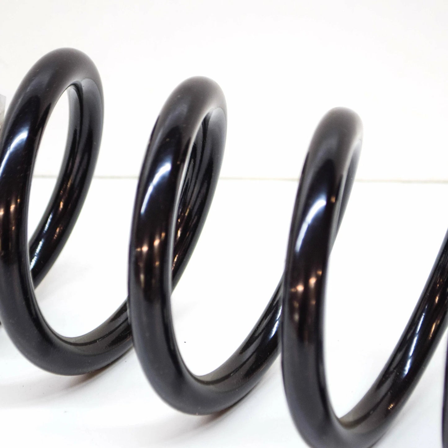 NEW AUDI A4 B7 REAR SUSPENSION COIL SPRING 8E0511115FM