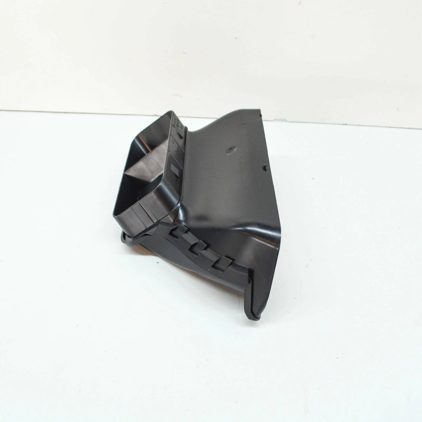 NEW VOLKSWAGEN POLO AW AIR INTAKE DUCT GUIDE 2Q0129618 ORIGINAL