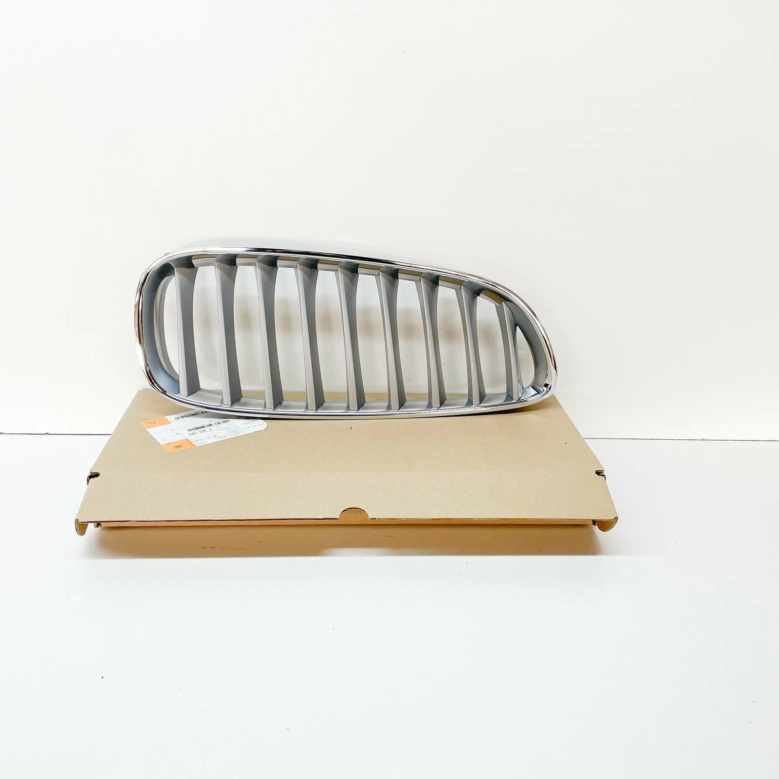 NEW BMW Z4 ROADSTER E89 FRONT RIGHT KIDNEY GRILLE ALU MATT 51137181547 ORIGINAL