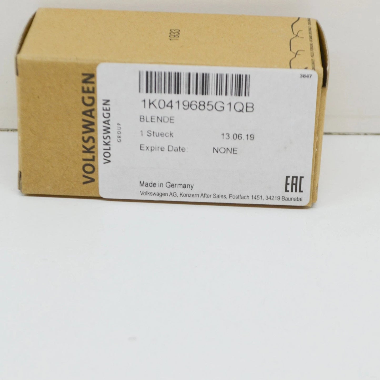 NEW VOLKSWAGEN GOLF MK5 BLACK STEERING WHEEL LOVER CAP 1K0419685G1QB ORIGINAL