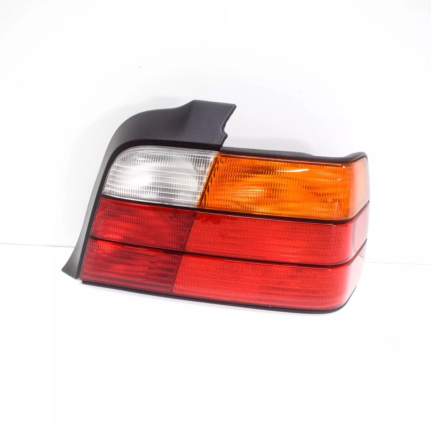 NEW BMW E36 SEDAN TAIL LIGHT RIGHT 1393432 63211393432 ORIGINAL