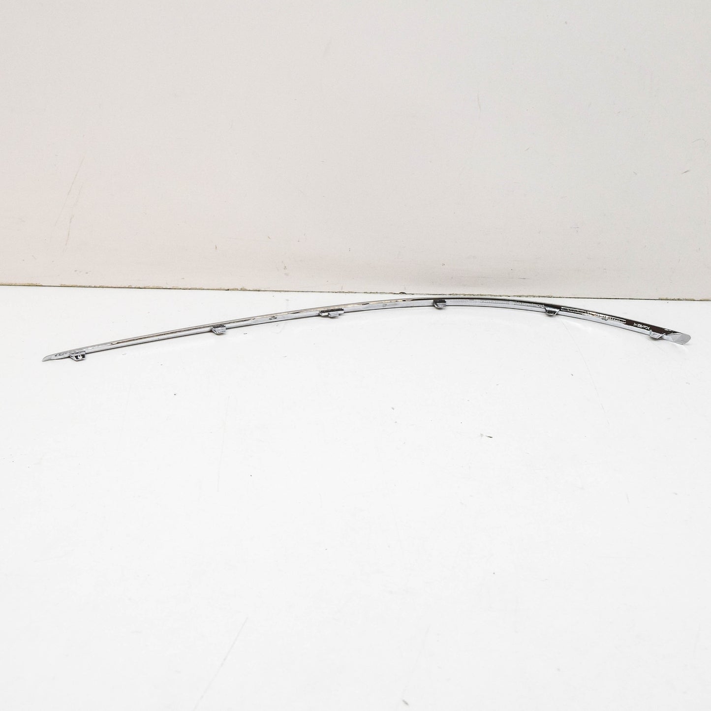 NEW MERCEDES-BENZ B W245 FRONT BUMPER LEFT TRIM STRIP A1698851374 ORIGINAL