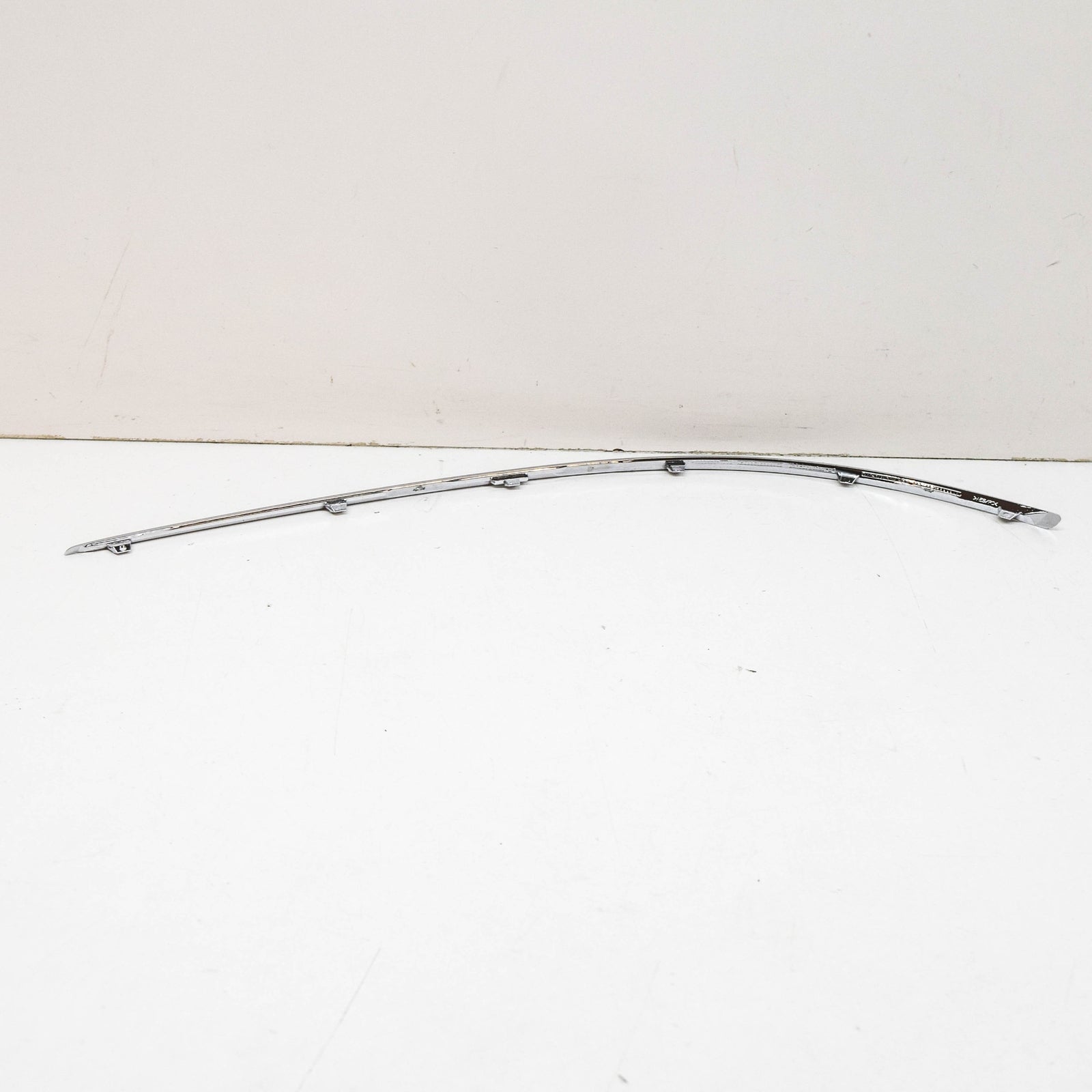 NEW MERCEDES-BENZ B W245 FRONT BUMPER LEFT TRIM STRIP A1698851374 ORIGINAL
