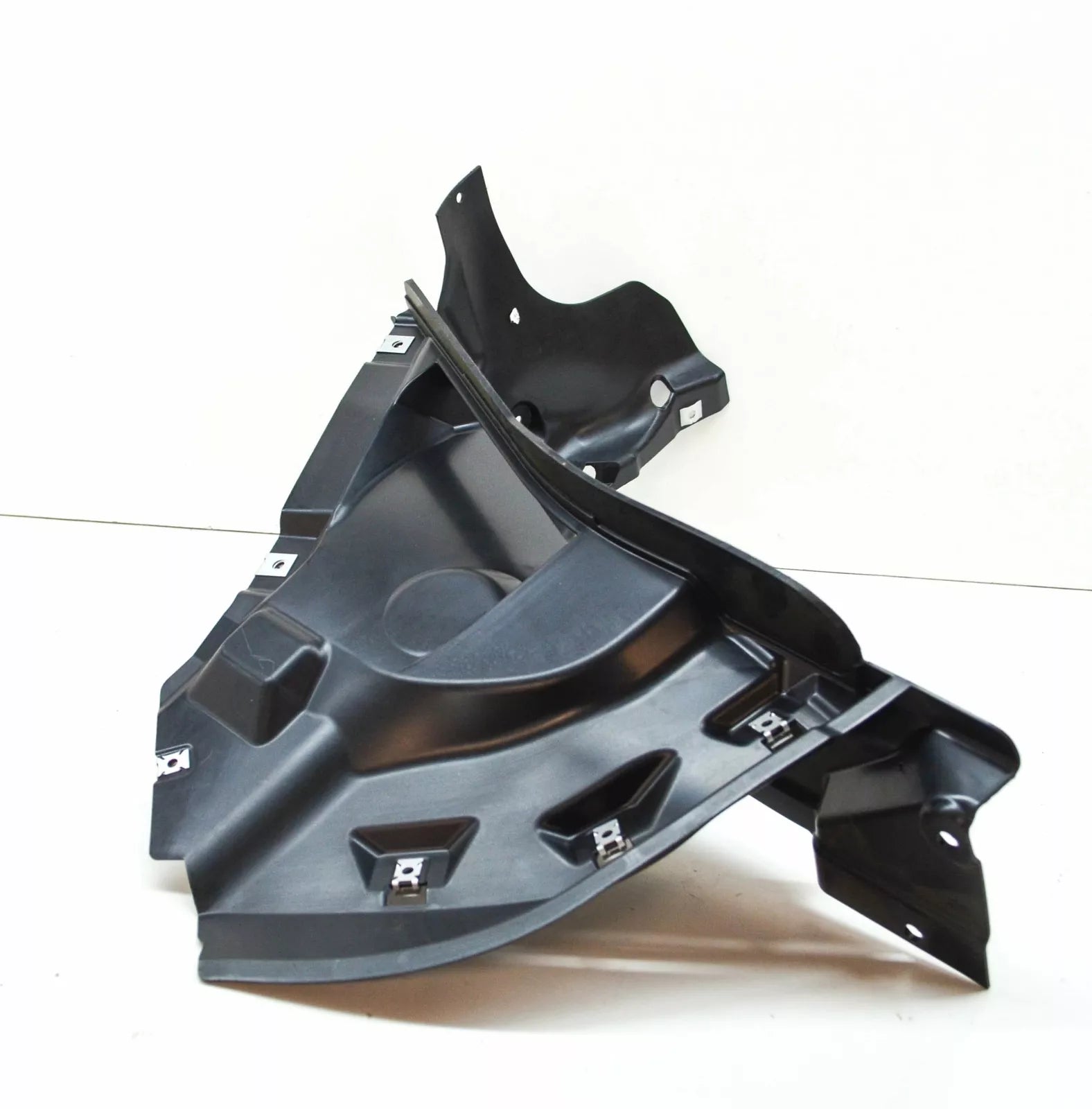 NEW AUDI RS5 8W6 FRONT LEFT UPPER FENDER LINER EXTENSION 8W6853888L