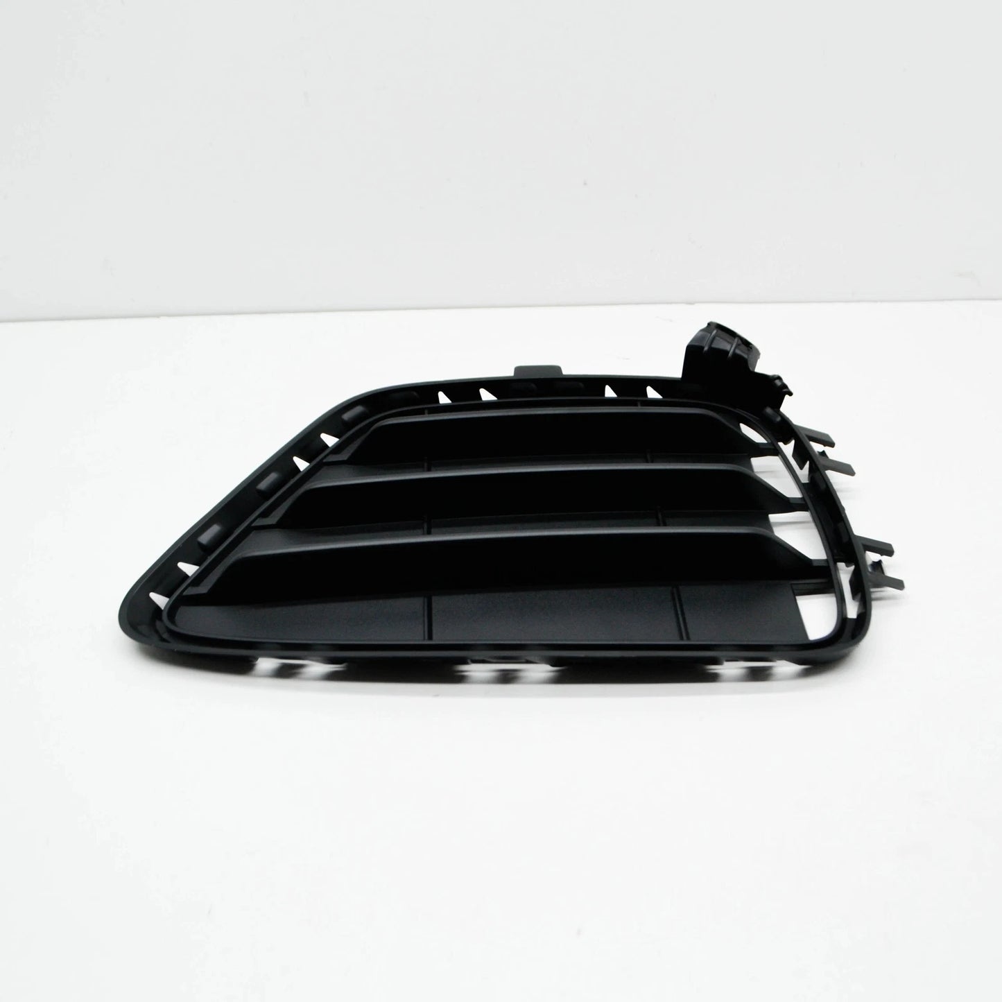 NEW BMW X4 F26 FRONT BUMPER RIGHT CLOSED GRILLE 51117338512 7338512 ORIGINAL