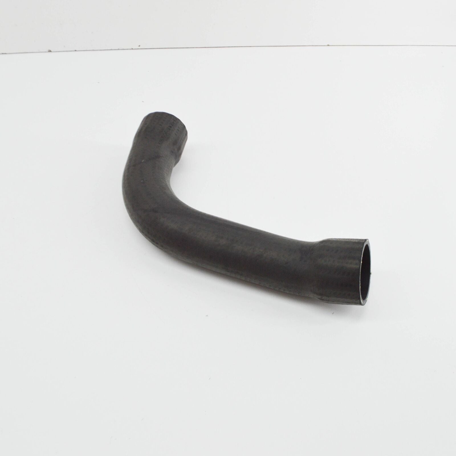 NEW MB C W202 EXPANSION TANK TO FILLER PIPE HOSE A2024767326 ORIGINAL