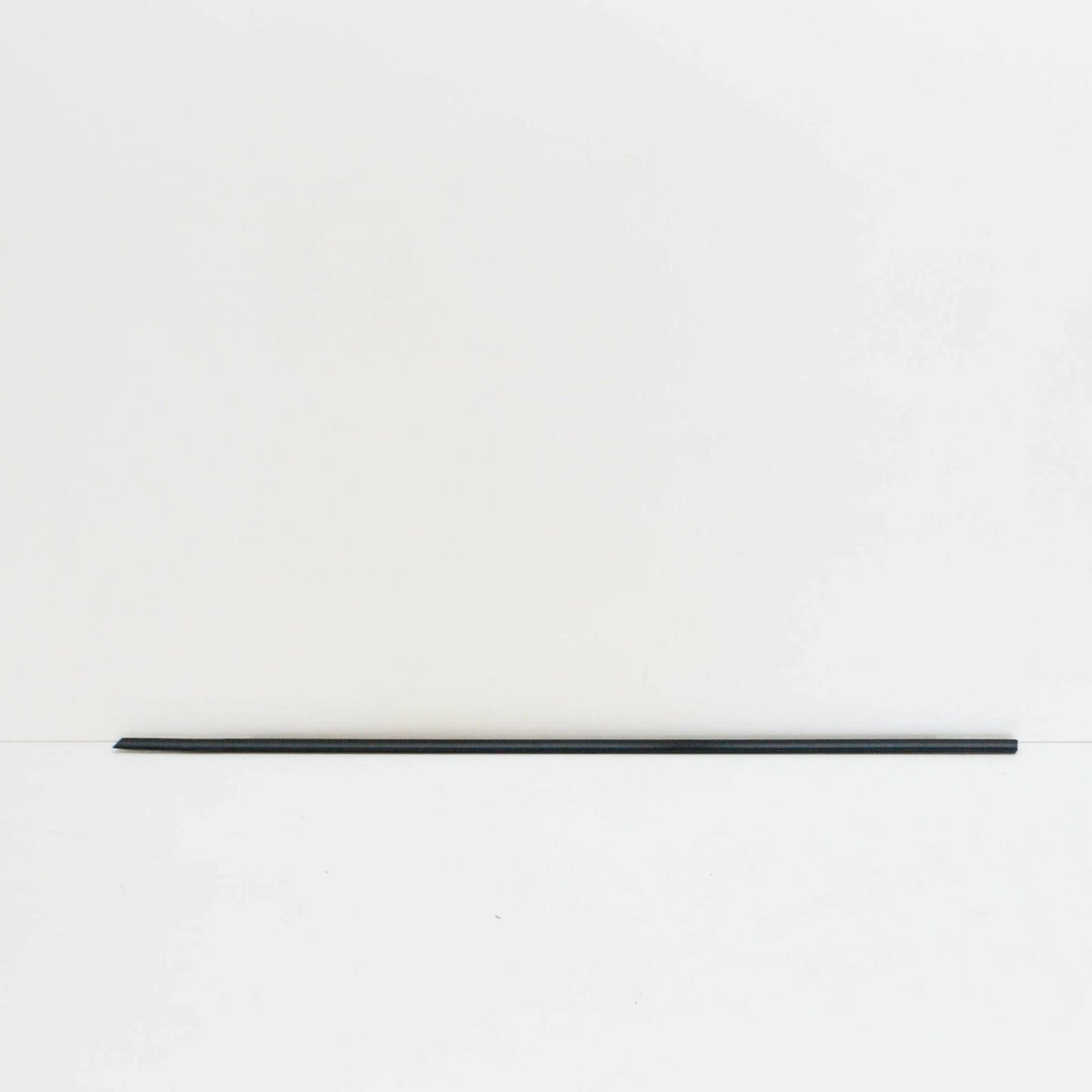 NEW MB B W245 FRONT LEFT DOOR OUTSIDE SEALING RAIL A1697200124