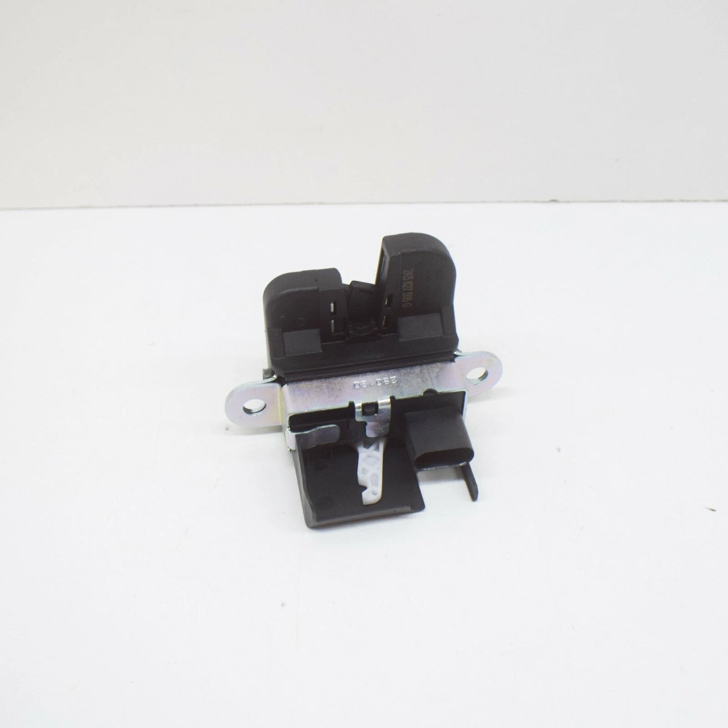 NEW VOLKSWAGEN CADDY 2K REAR LID LOCK WITH MICROSWITCH 2K5827505G