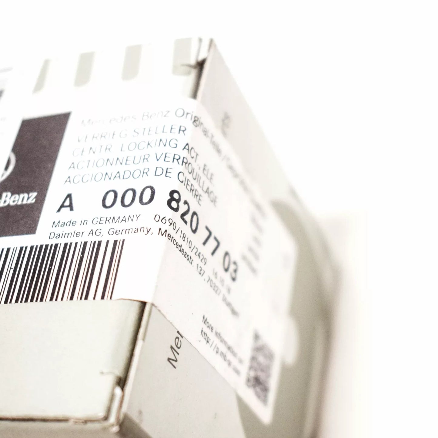 NEW MERCEDES-BENZ W213 FUEL FILLER FLAP LOCKING MOTOR A0008207703