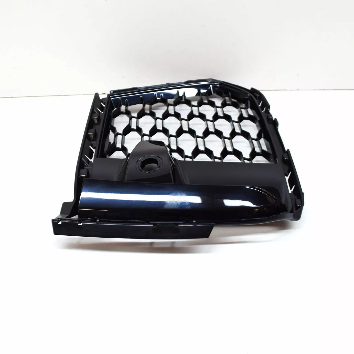 NEW BMW X6 G06 M FRONT RIGHT BUMPER OPEN GRILLE 51118069946 ORIGINAL