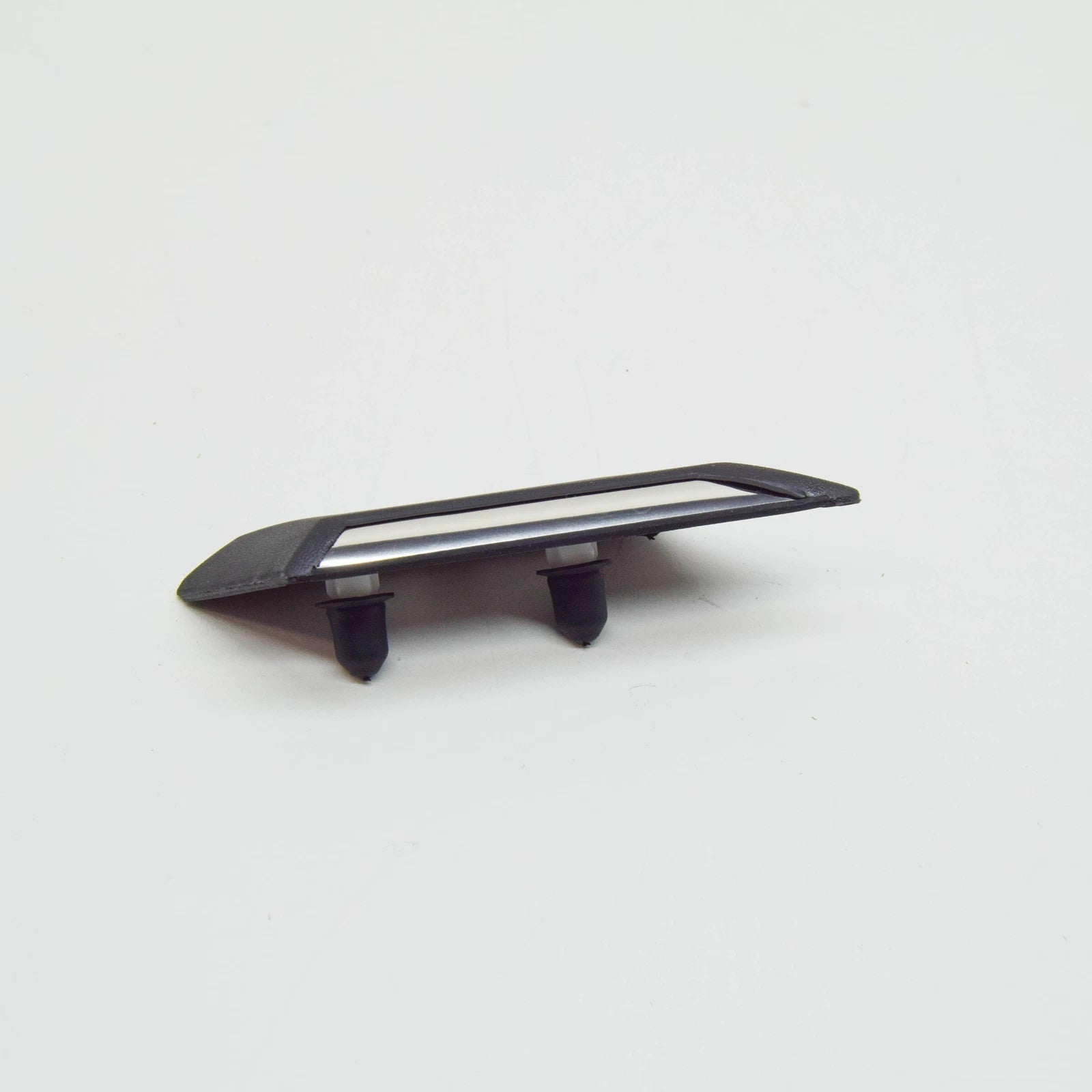 NEW BMW 7 E38 REAR RIGHT FENDER MOLDING 51138125354 8125354 ORIGINAL