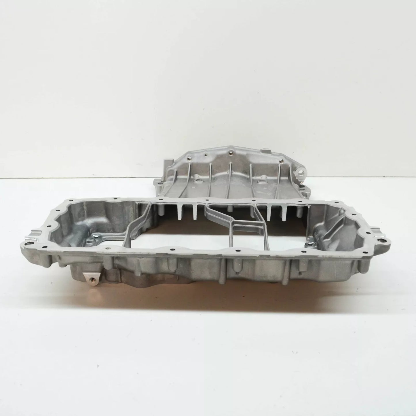 NEW AUDI A4 B9 ENGINE OIL PAN UPPER 06M103603AG ORIGINAL