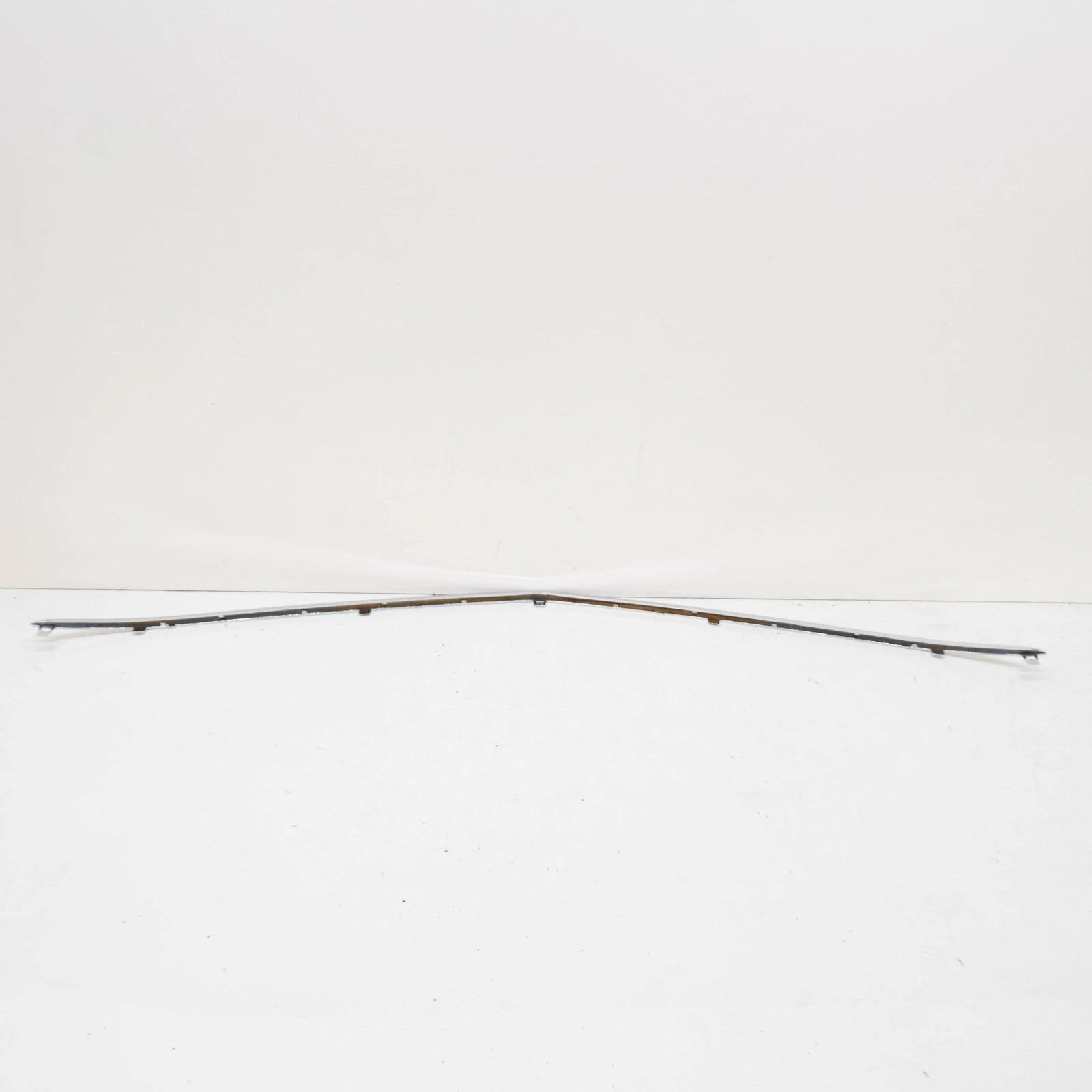 NEW MERCEDES-BENZ SLK R172 FRONT BUMPER CENTER MOLDING A1728850321