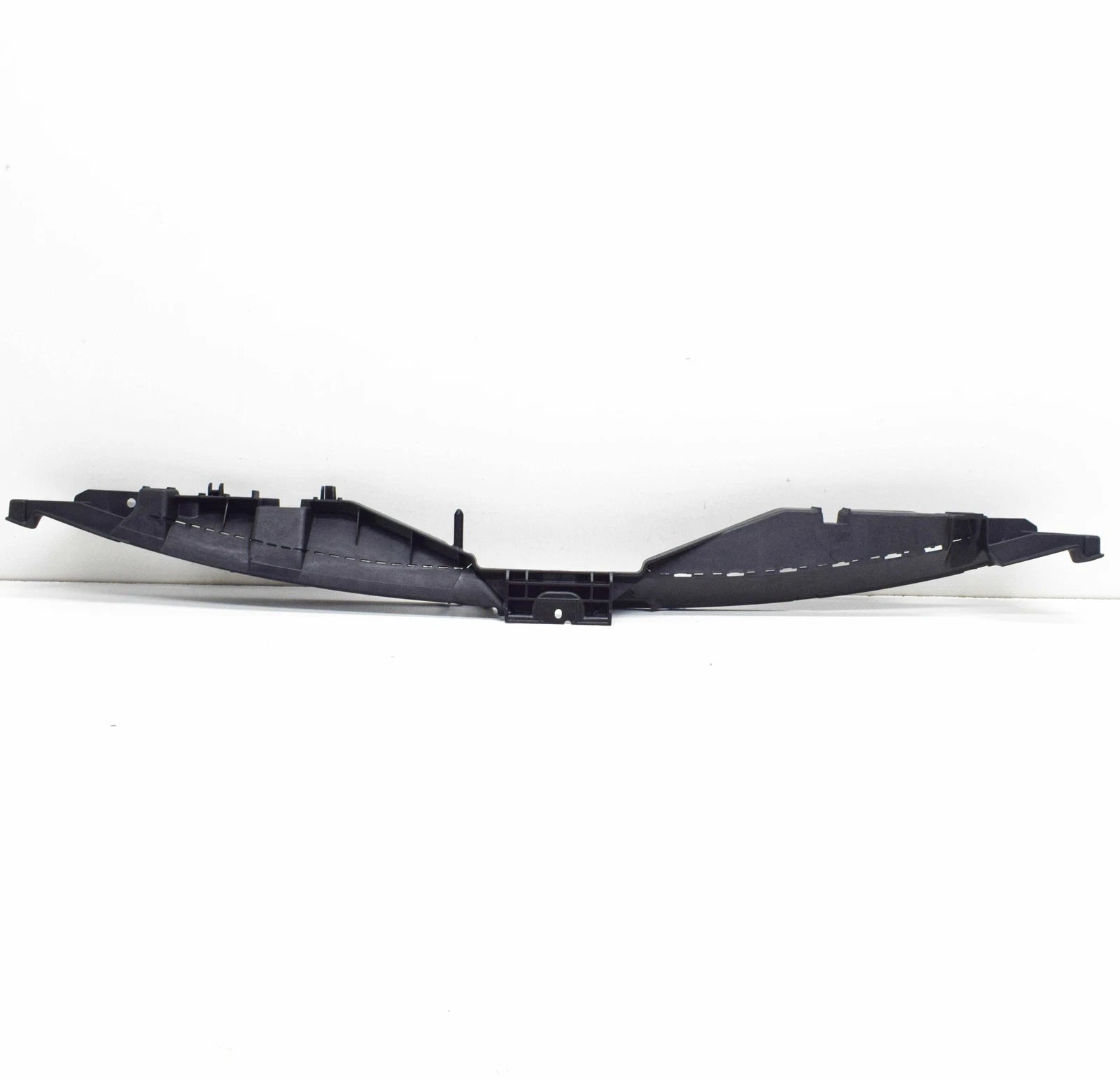 NEW VW SCIROCCO MK3 FRONT CENTRE RADIATOR GRILLE SUPPORT 1K8805813A