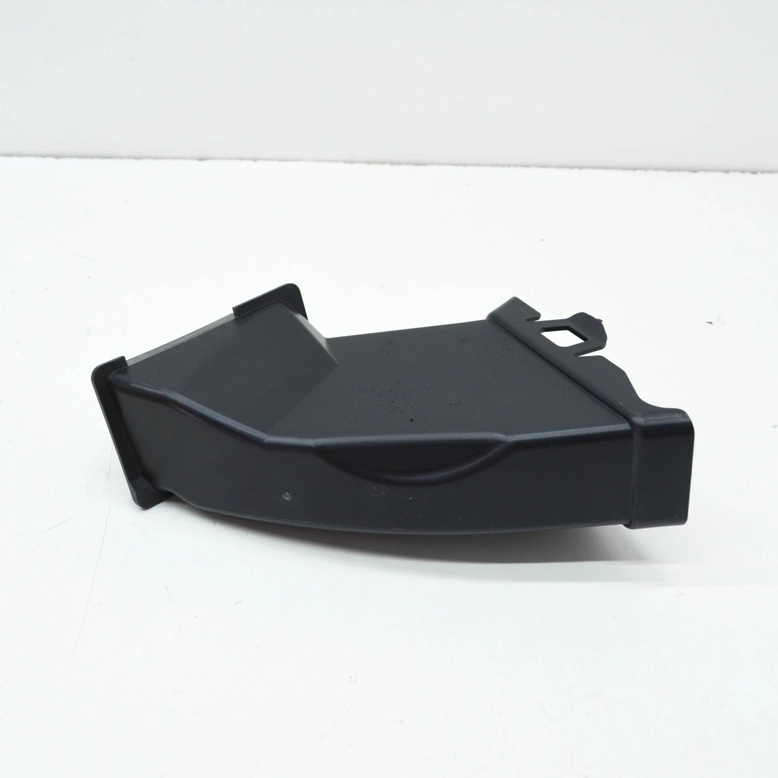 NEW BMW 5 G30 RIGHT BOTTOM WATER DRAIN CHANNEL 61667357248 ORIGINAL